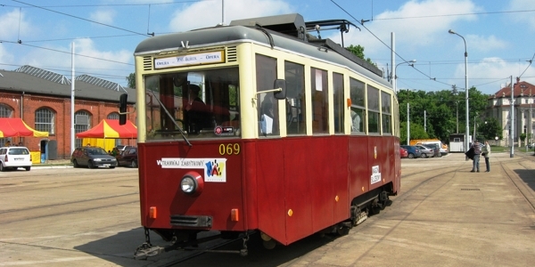 © wroclawskakomunikacja.pl | Wyremontowany tramwaj jako wóz gospodarczy podczas Dnia Otwartego MPK w 2010 roku.